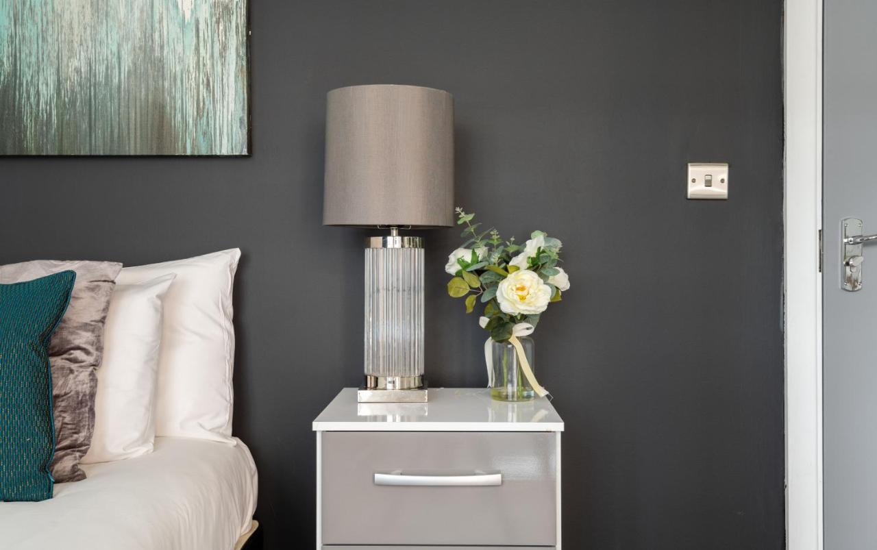 Spacious And Modern 4 Bed Apartment Next To Borough Station Лондон Екстериор снимка