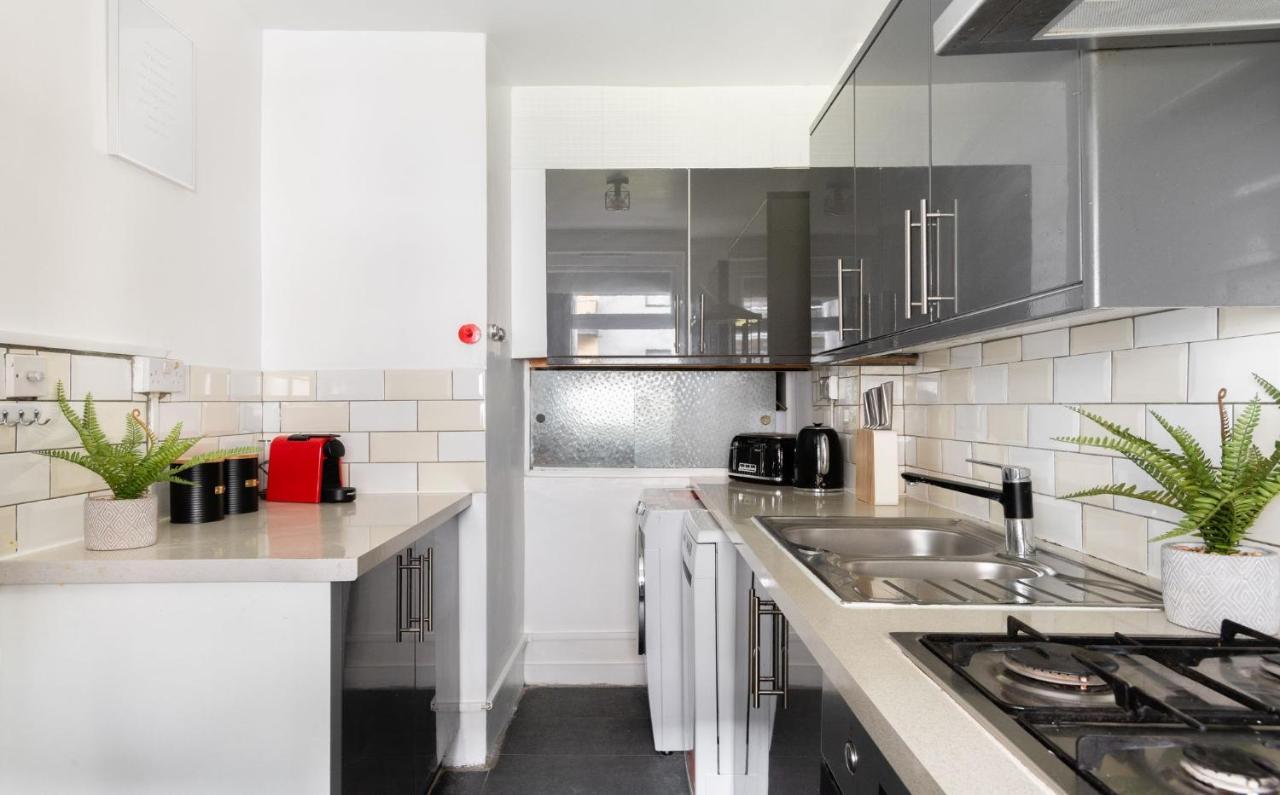 Spacious And Modern 4 Bed Apartment Next To Borough Station Лондон Екстериор снимка